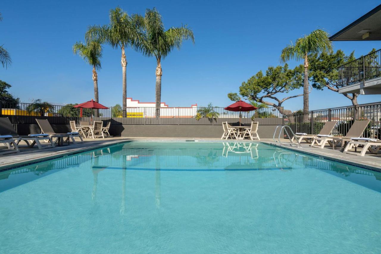 Motel 6-Fontana, Ca ภายนอก รูปภาพ