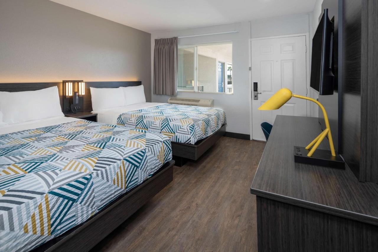 Motel 6-Fontana, Ca ภายนอก รูปภาพ