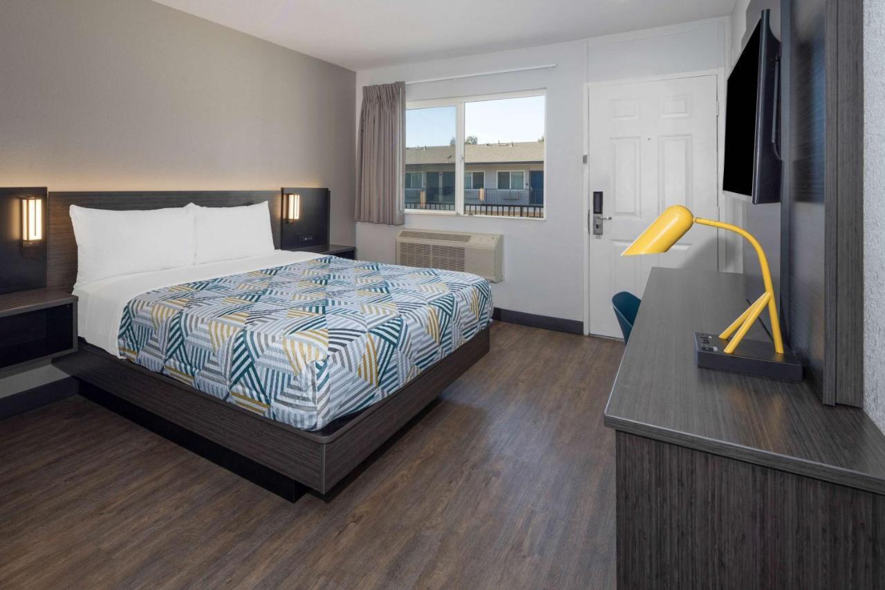 Motel 6-Fontana, Ca ภายนอก รูปภาพ