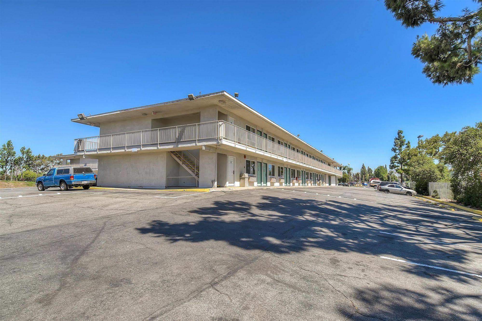Motel 6-Fontana, Ca ภายนอก รูปภาพ