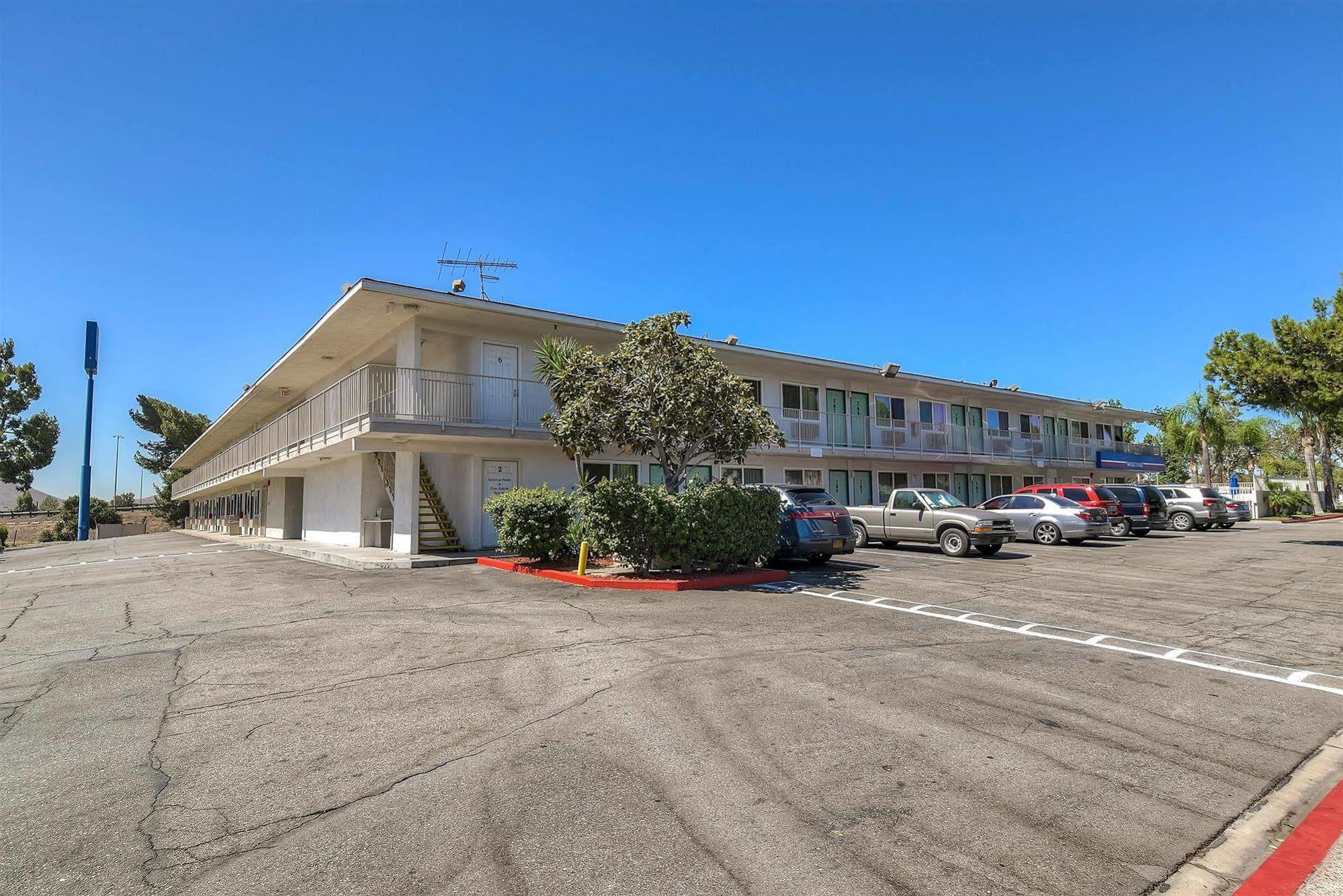 Motel 6-Fontana, Ca ภายนอก รูปภาพ