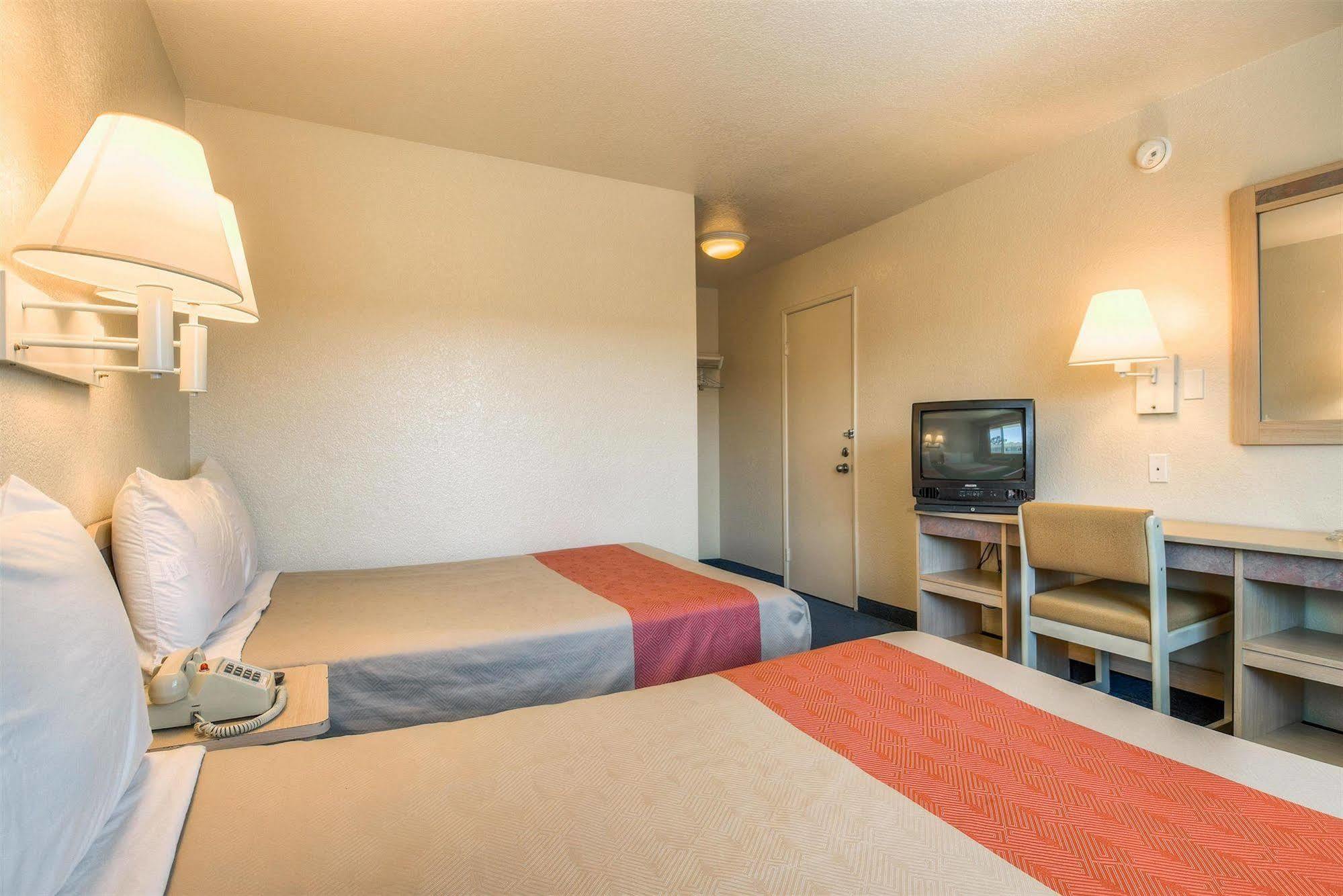 Motel 6-Fontana, Ca ภายนอก รูปภาพ