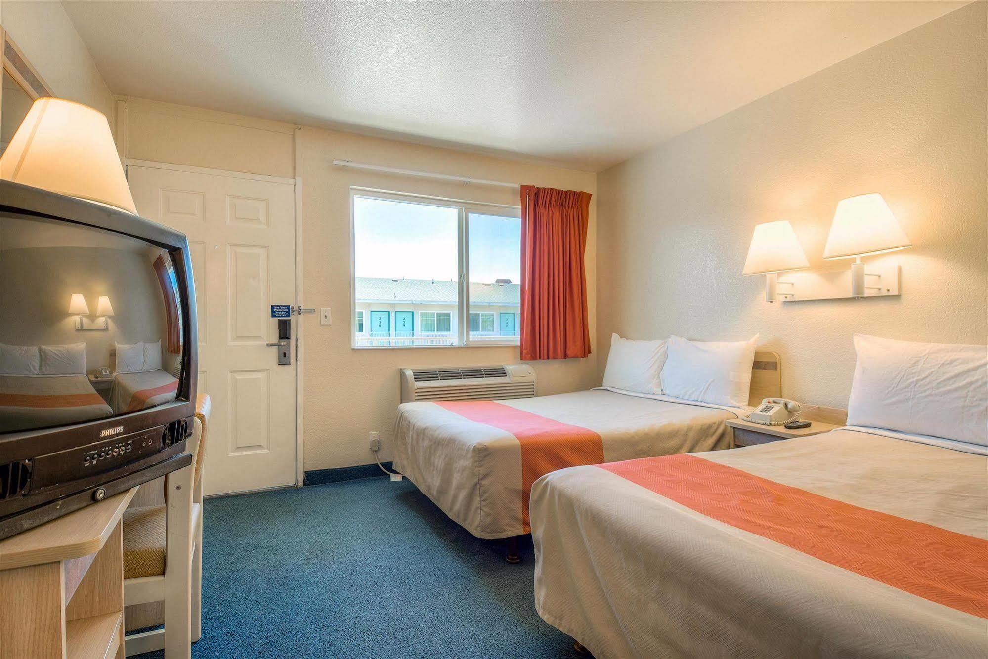 Motel 6-Fontana, Ca ภายนอก รูปภาพ